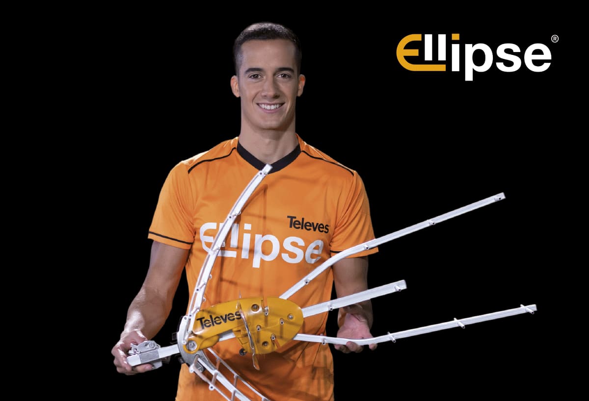 The international football player Lucas Vázquez brings the Ellipse antenna to the general public 