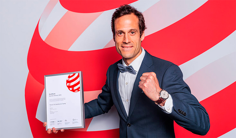 Carlos Rodríguez, Chief Strategy Officer of Televés Corporation, was in charge of collecting the award on behalf of the company.